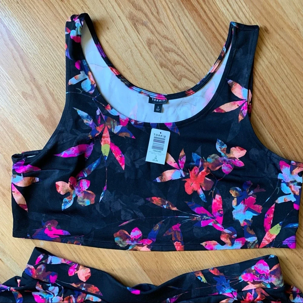 Torrid black floral scuba skater set - Picture 4 of 13